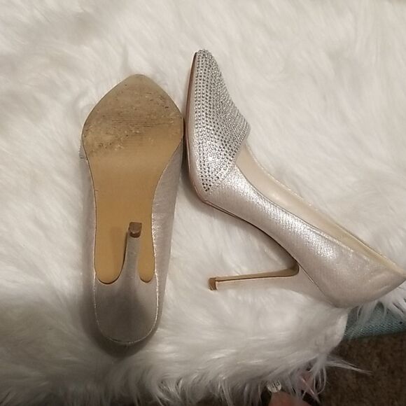 Apt. 9 Cream Colored Heels Size 8 1/2 - Picture 3 of 4
